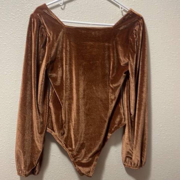 NWOT Hayden Brown Velvet Long Sleeve Bodysuit - Picture 5 of 5